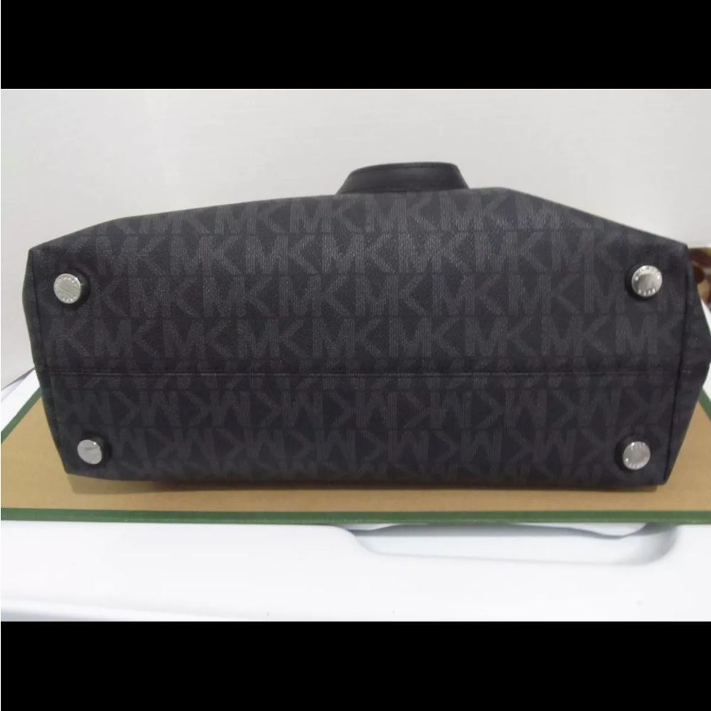 Michael Kors Satchel - Picture 6 of 9